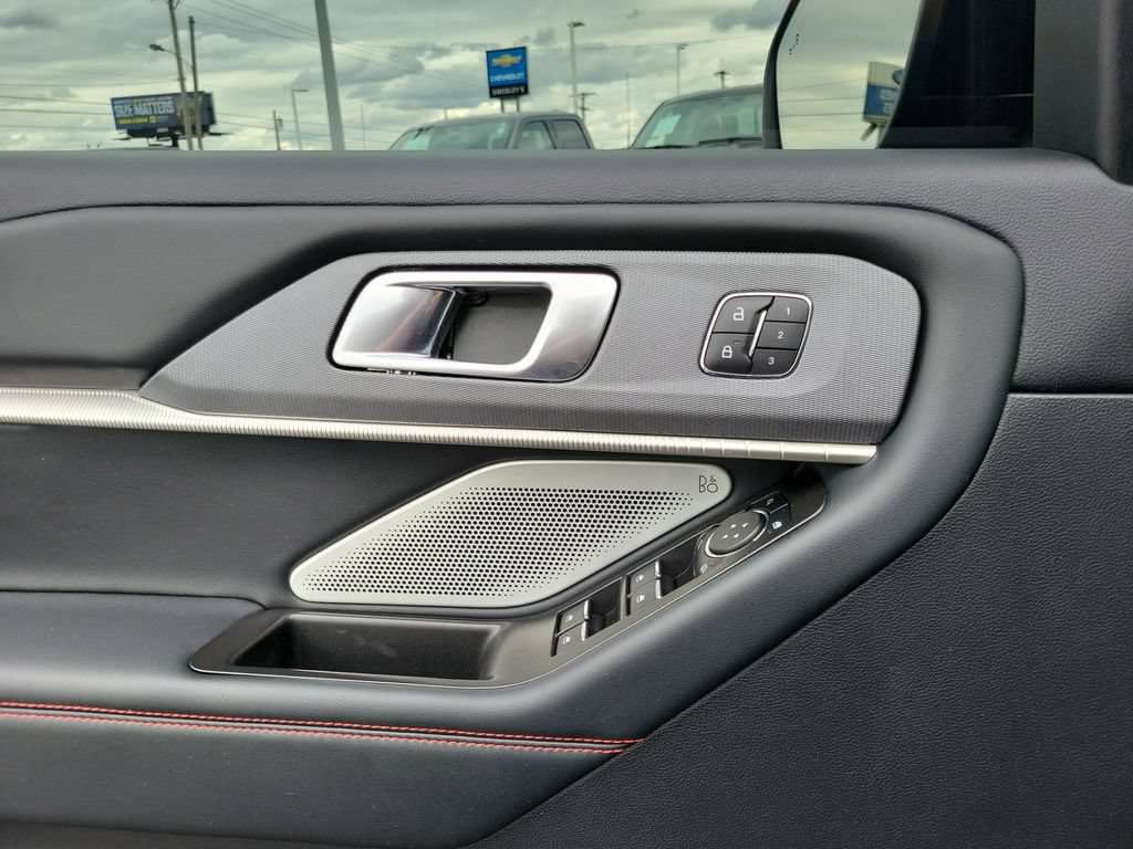 Certified 2025 Ford Explorer ST AWD/4WD image 20