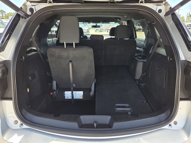 Certified 2017 Ford Explorer XLT w/ Equipment Group 201A FWD image 18