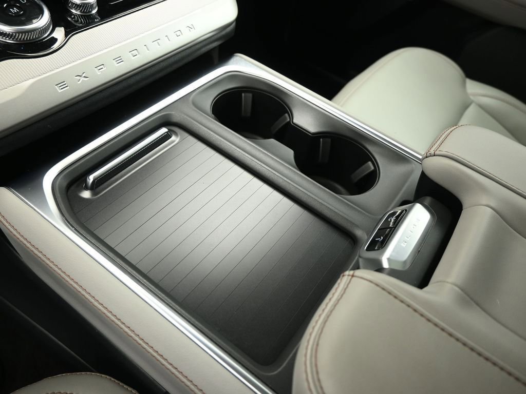 Certified 2025 Ford Expedition Active image 43