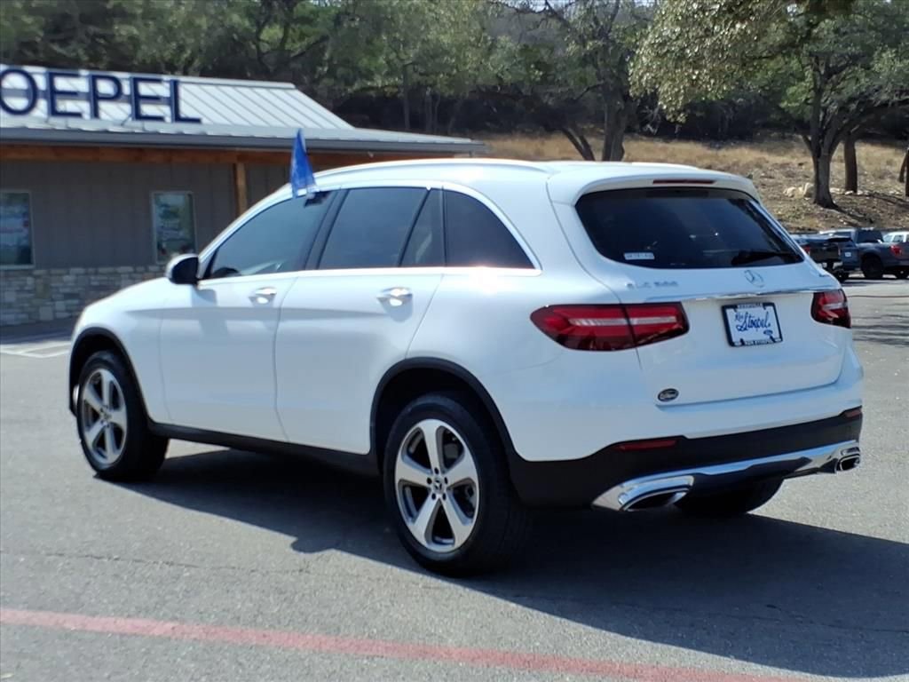 Used 2019 Mercedes-Benz GLC 300 4MATIC image 2