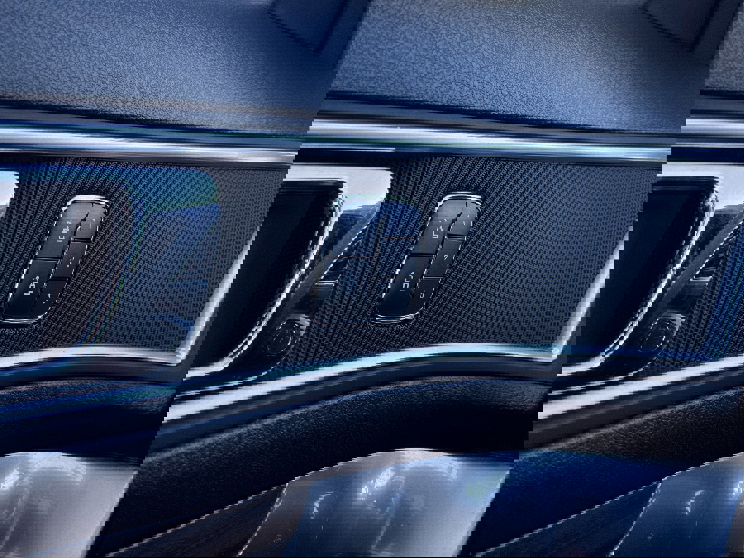 Certified 2018 Ford Explorer Limited w/ Equipment Group 301A image 22