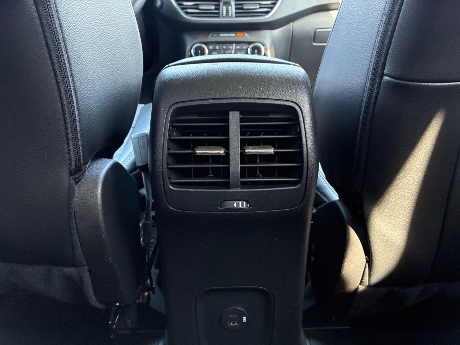 Certified 2022 Ford Escape Titanium image 32