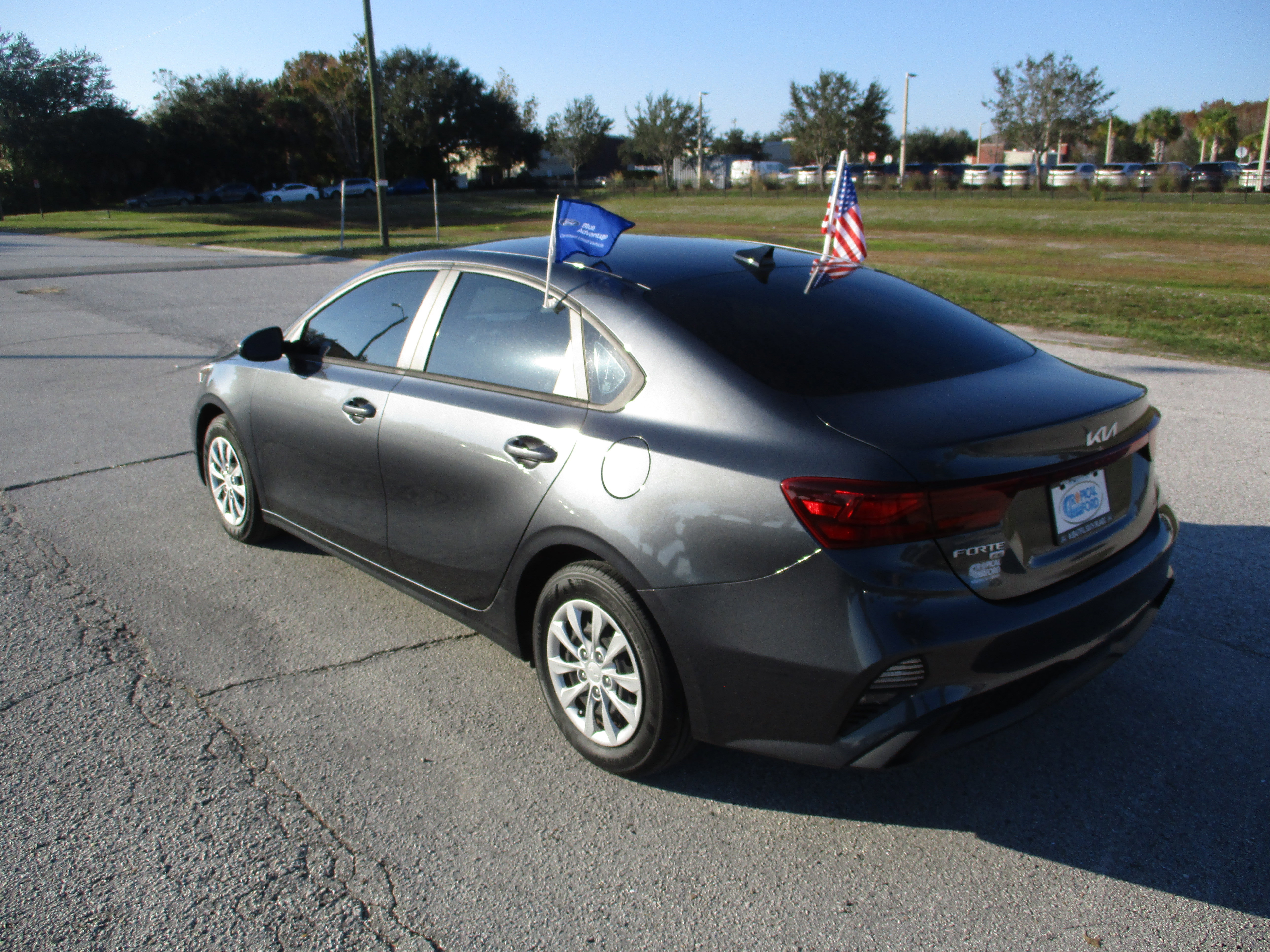 Used 2023 Kia Forte LX image 3