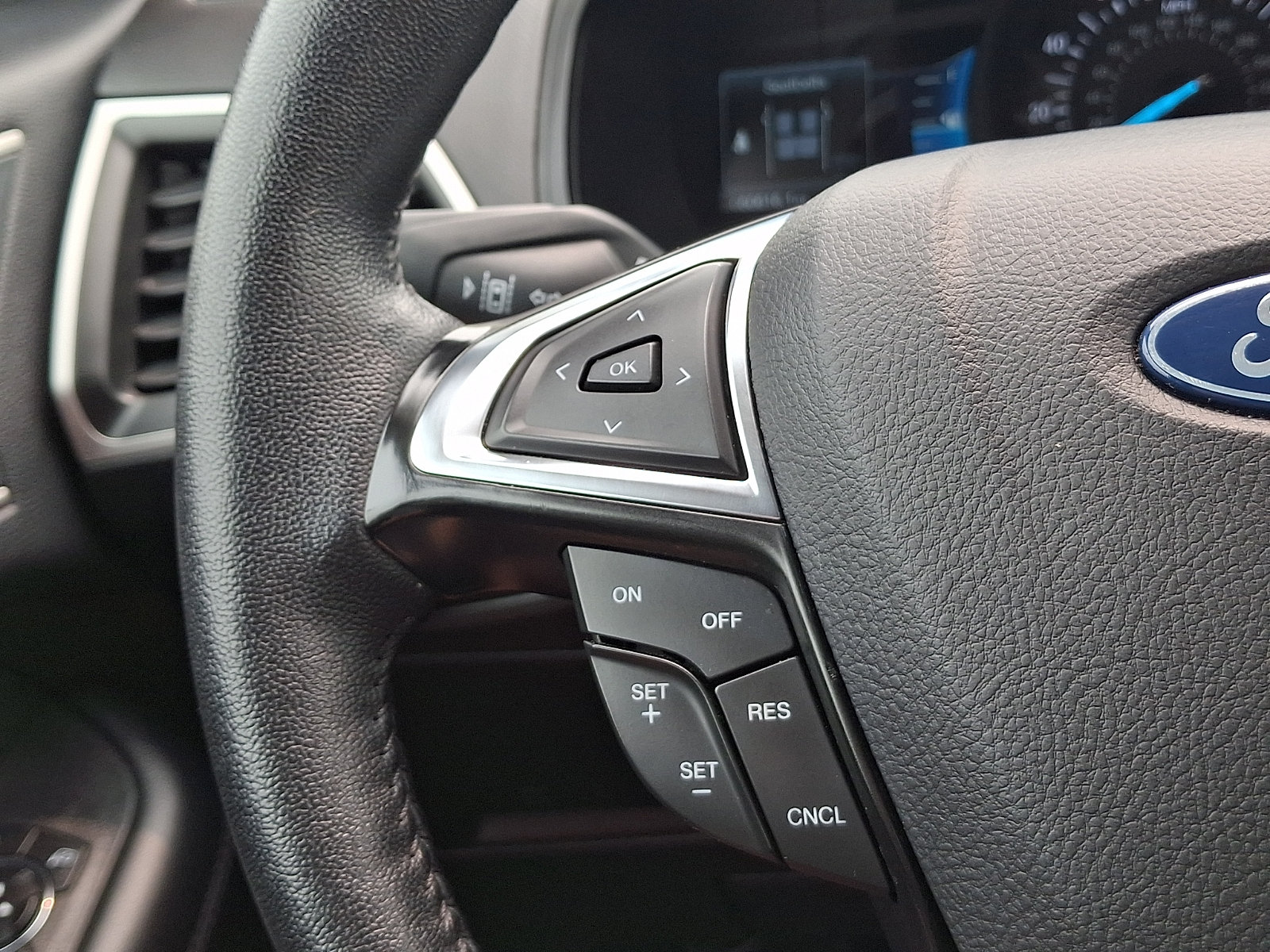 Certified 2024 Ford Edge SEL AWD/4WD image 21