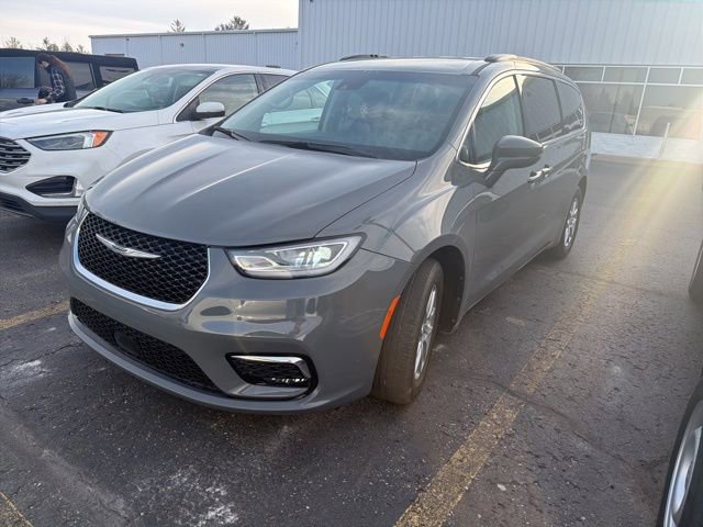 Used 2022 Chrysler Pacifica Touring-L