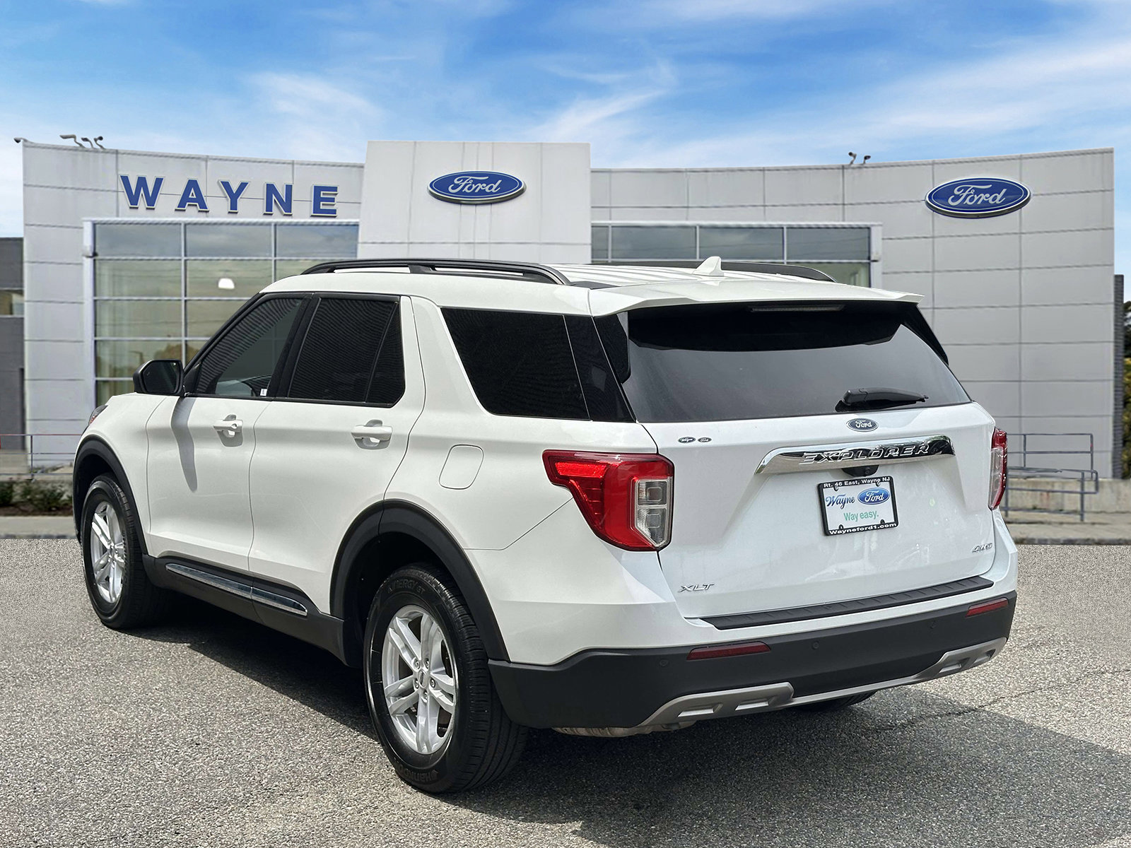 Certified 2022 Ford Explorer XLT w/ Equipment Group 202A AWD/4WD image 4
