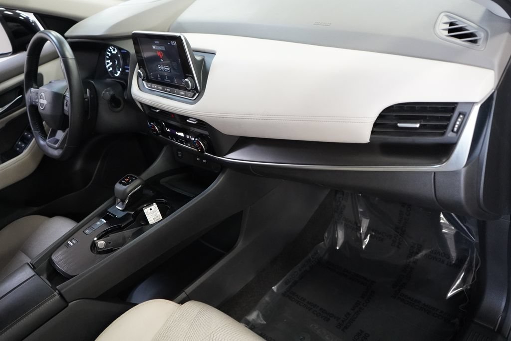 Used 2025 Nissan Rogue SV FWD image 19