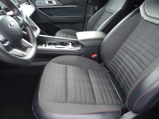 Certified 2025 Ford Explorer ST-Line AWD/4WD image 6