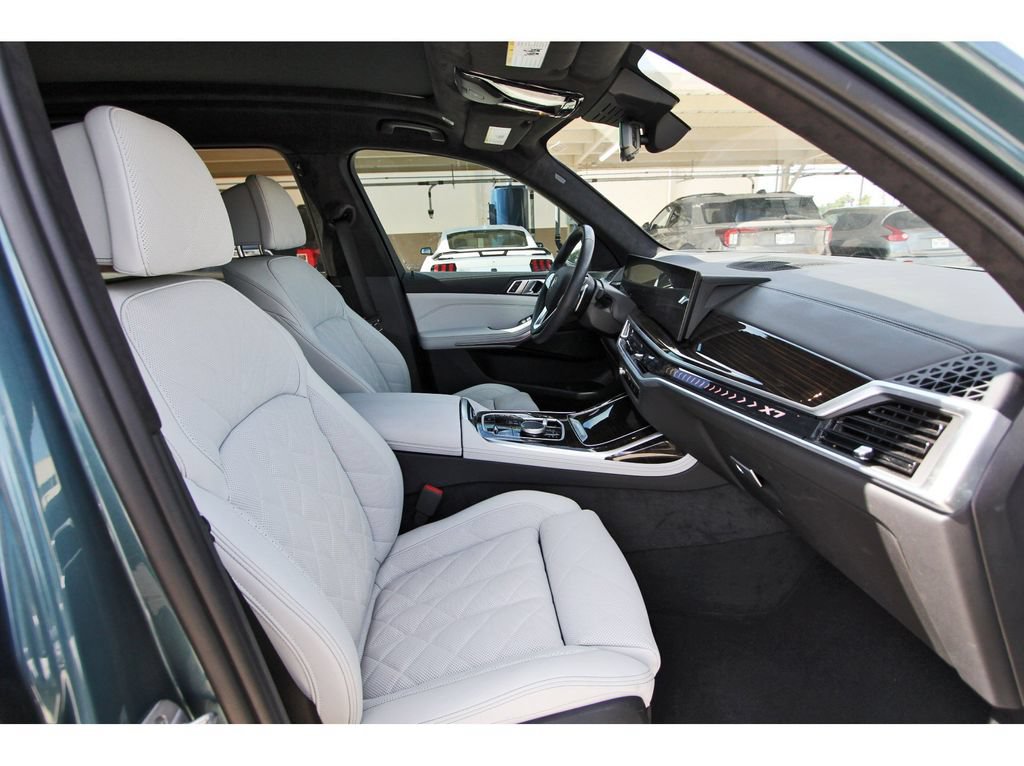 Used 2024 BMW X7 xDrive40i w/ Climate Comfort Package AWD/4WD image 26