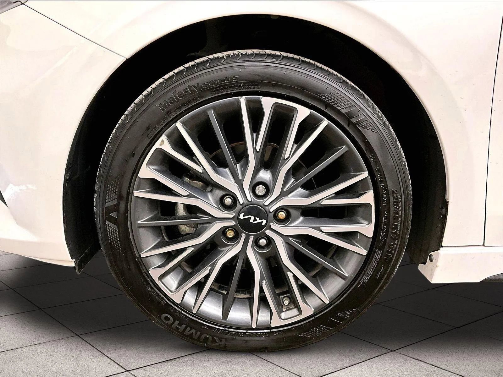 Used 2024 Kia Forte GT-Line w/ GT-Line Premium Package FWD image 8