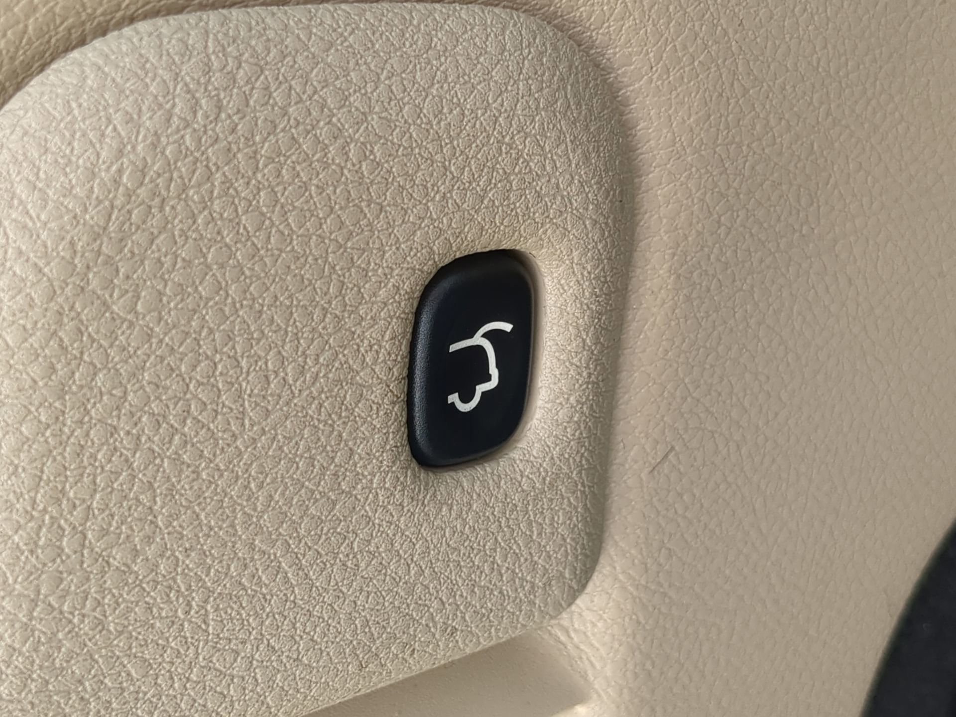 Used 2019 Jeep Grand Cherokee Limited image 39