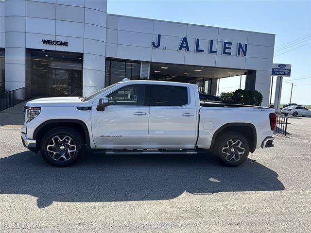 Used 2023 GMC Sierra 1500 SLT w/ SLT Convenience Package AWD/4WD image 2