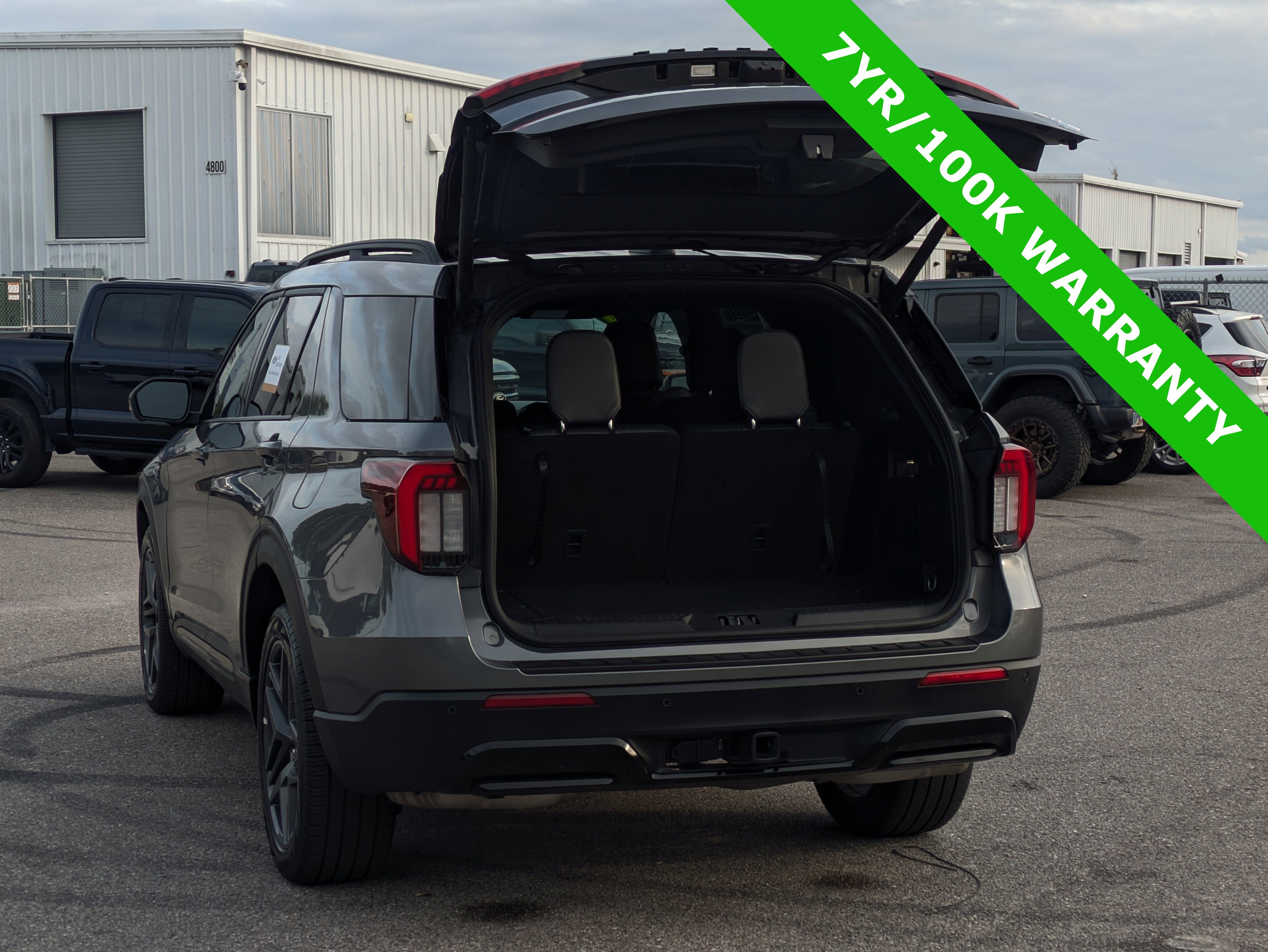 Certified 2025 Ford Explorer ST-Line w/ ST-Line Street Pack image 3