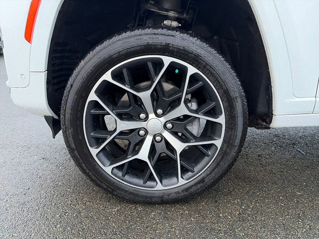 Used 2023 Jeep Grand Cherokee Summit image 13