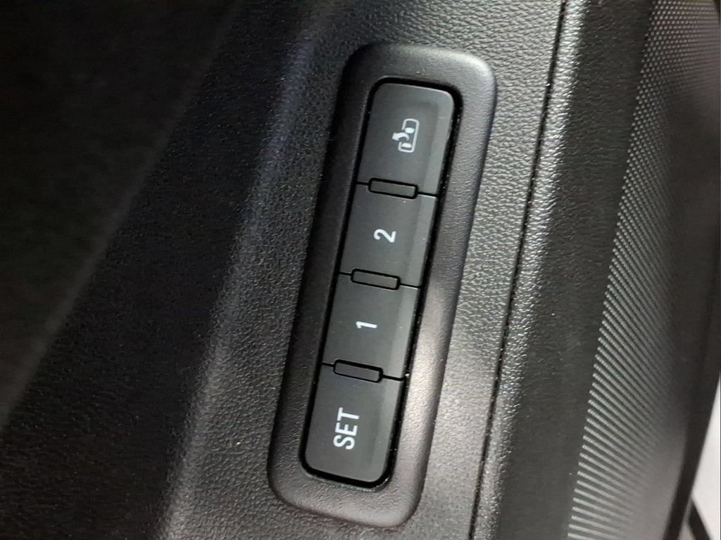 Used 2020 Chevrolet Equinox Premier AWD/4WD image 13