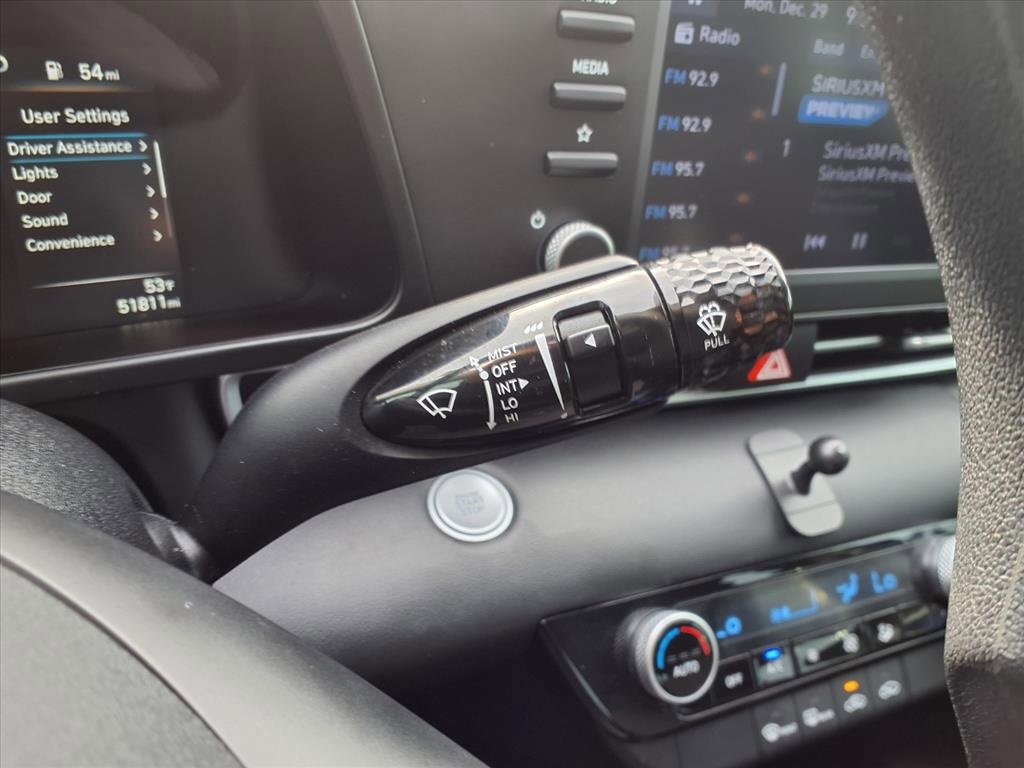 Used 2021 Hyundai Elantra SEL image 17