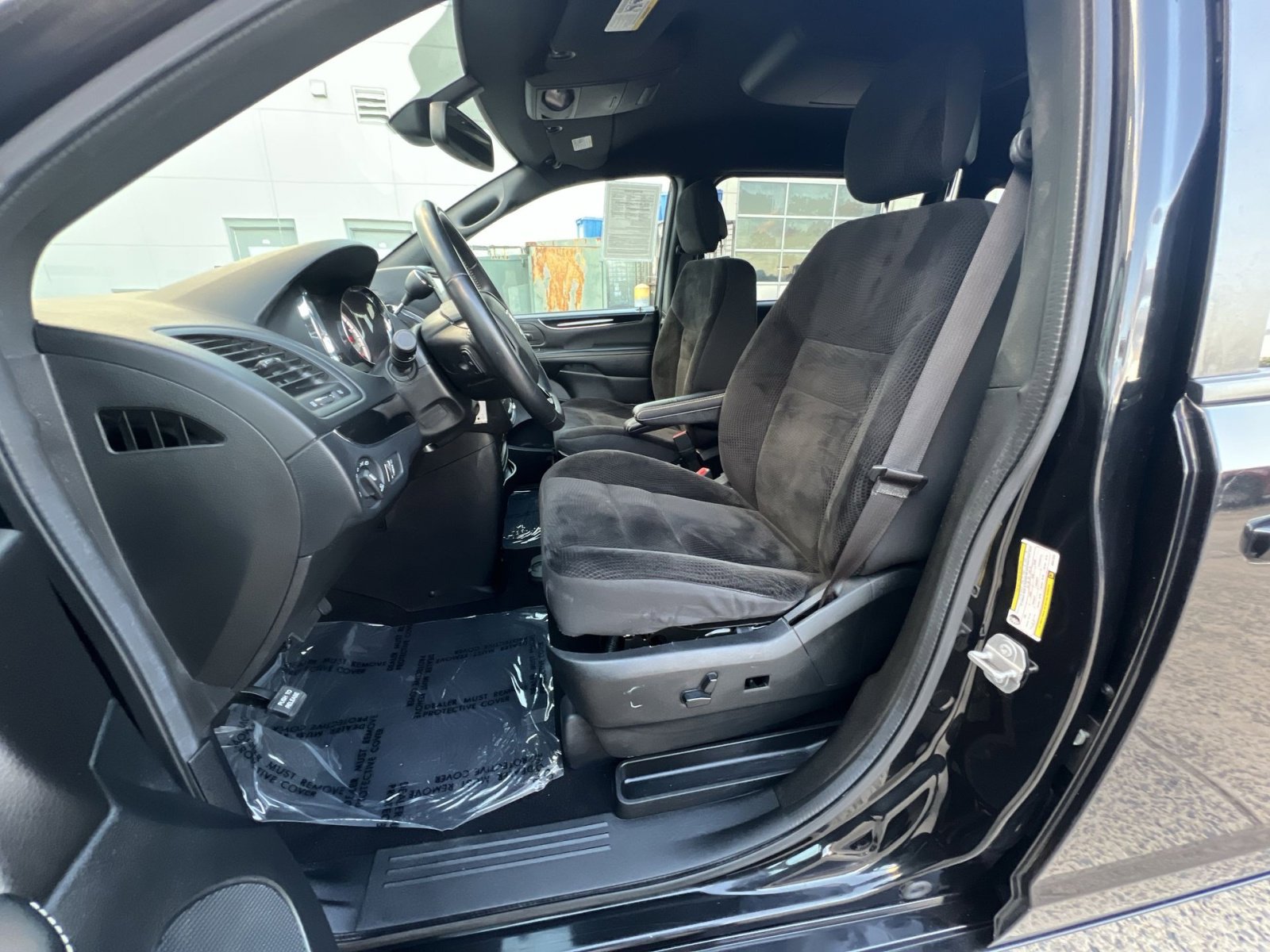 Used 2019 Dodge Grand Caravan SE FWD image 21
