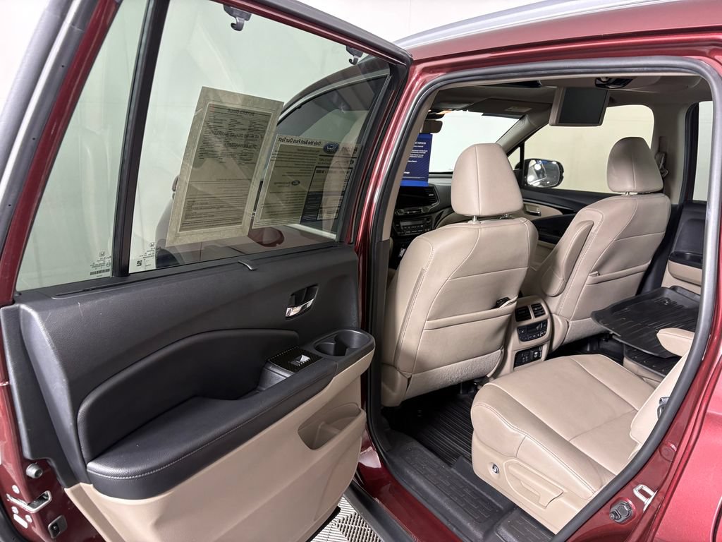 Used 2022 Honda Pilot Touring image 29