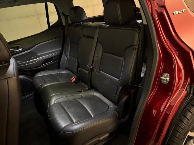 Used 2023 GMC Acadia SLT image 30