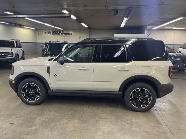 Certified 2025 Ford Bronco Sport Outer Banks w/ Outer Banks Tech Package+ image 2