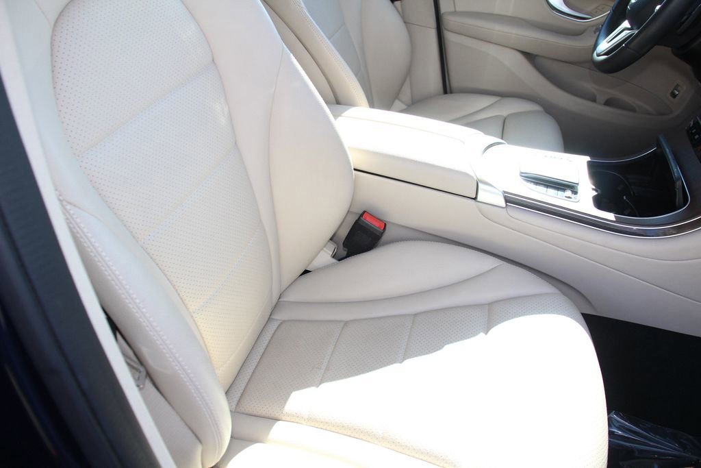 Used 2022 Mercedes-Benz GLC 300 image 29