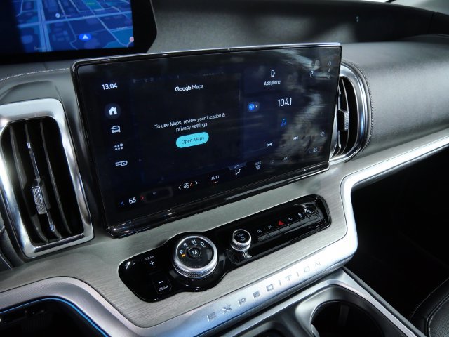 Certified 2025 Ford Expedition Platinum AWD/4WD image 21