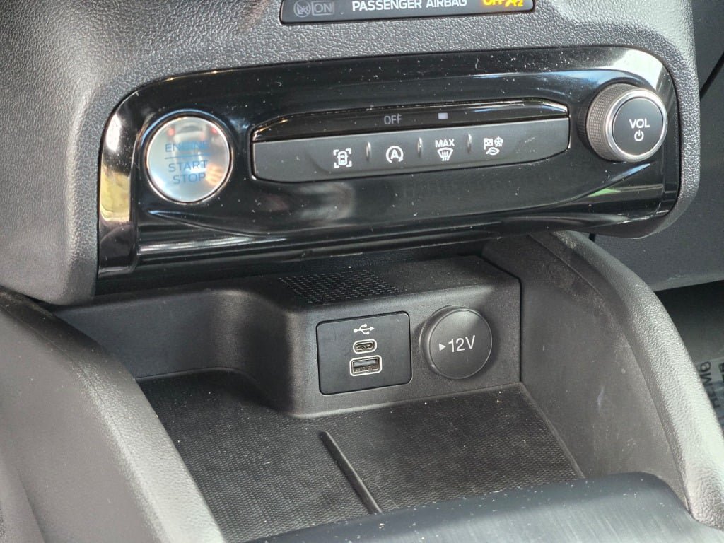 Certified 2025 Ford Escape ST-Line Select w/ Tech Pack #1 AWD/4WD image 28
