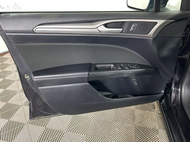 Certified 2020 Ford Fusion SE FWD image 10