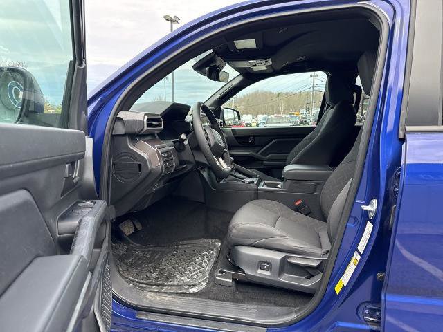 Used 2024 Toyota Tacoma SR5 AWD/4WD image 9