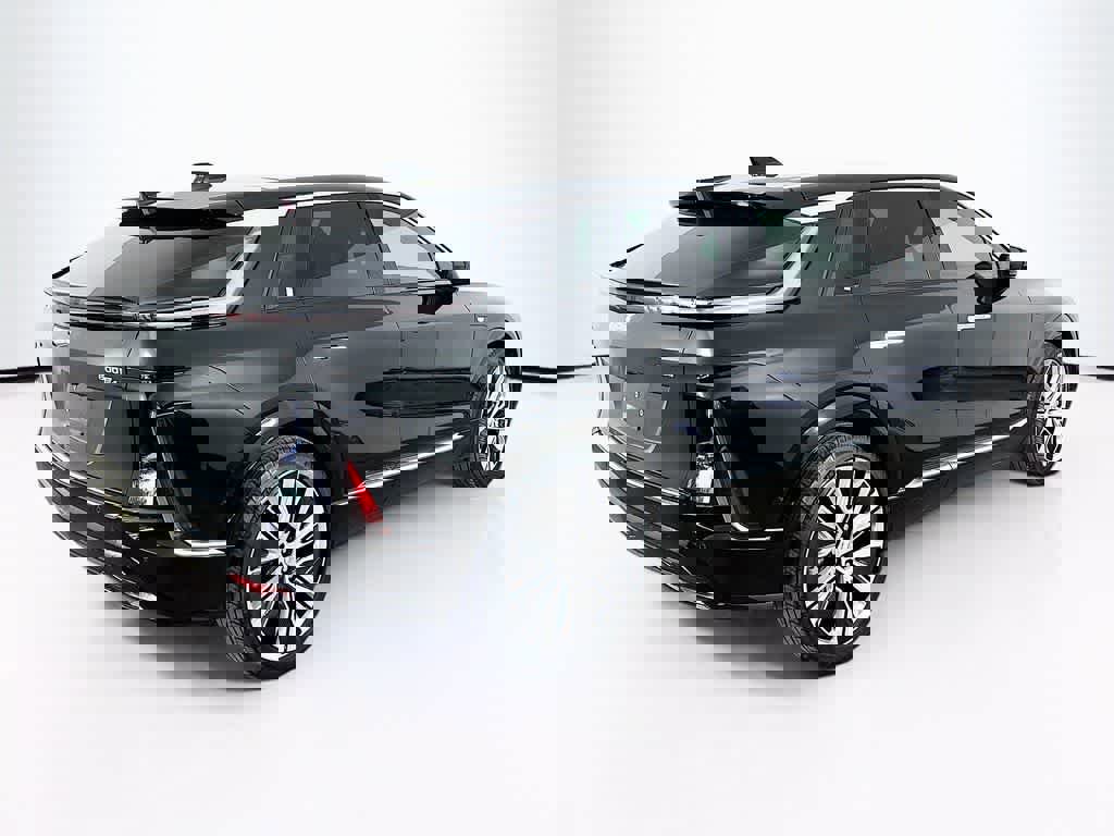 Used 2024 Cadillac Lyriq Luxury w/ LPO, Floor Liner Package image 5