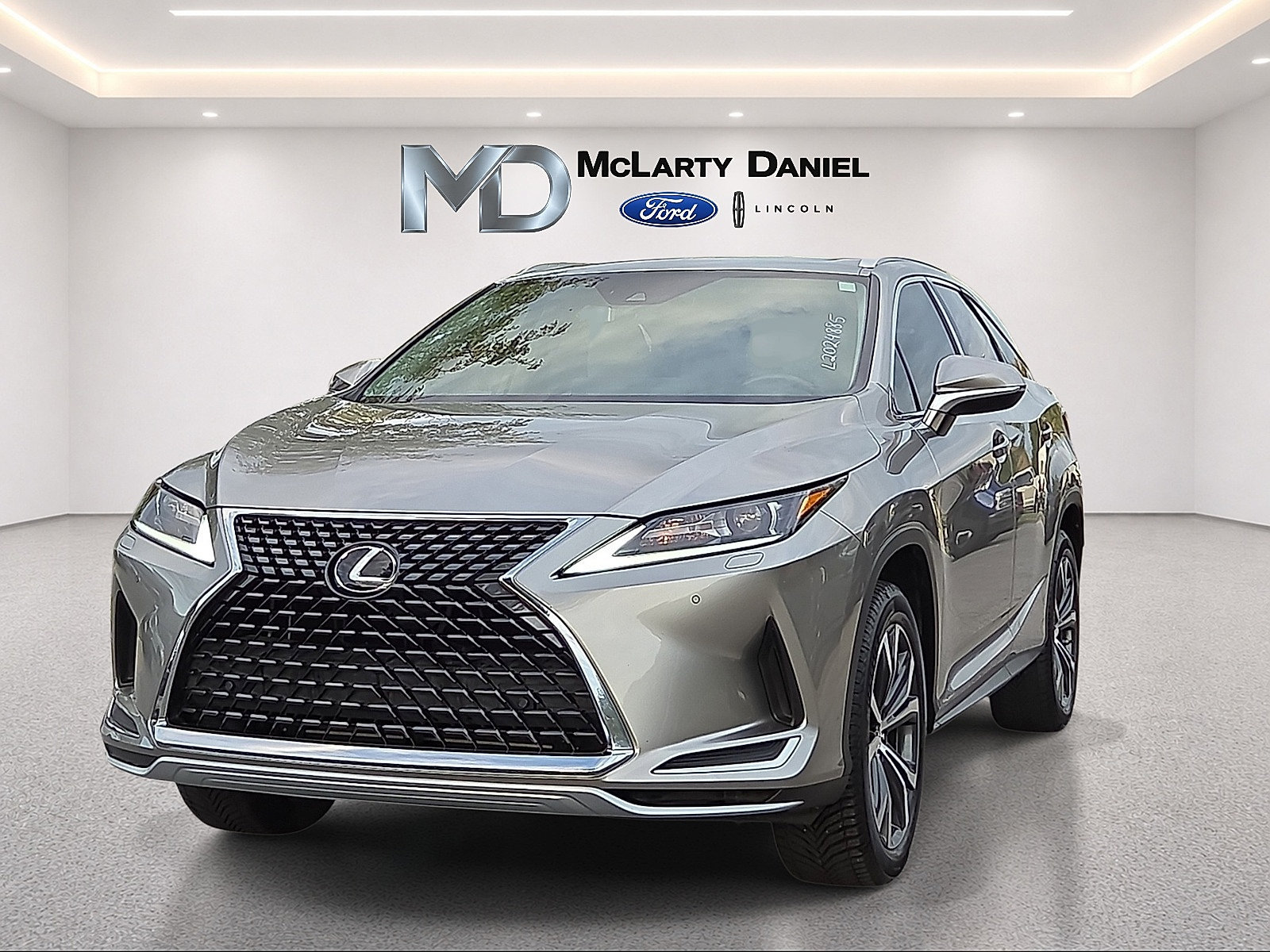 Used 2020 Lexus RX 350L Premium w/ Premium Package AWD/4WD image 2