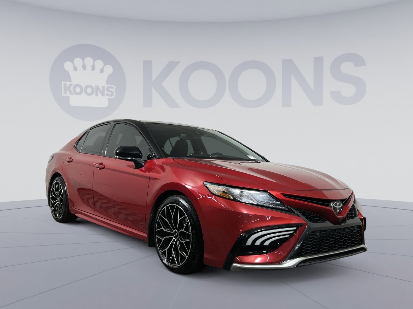 Used 2023 Toyota Camry XSE w/ Navigation Package image 10