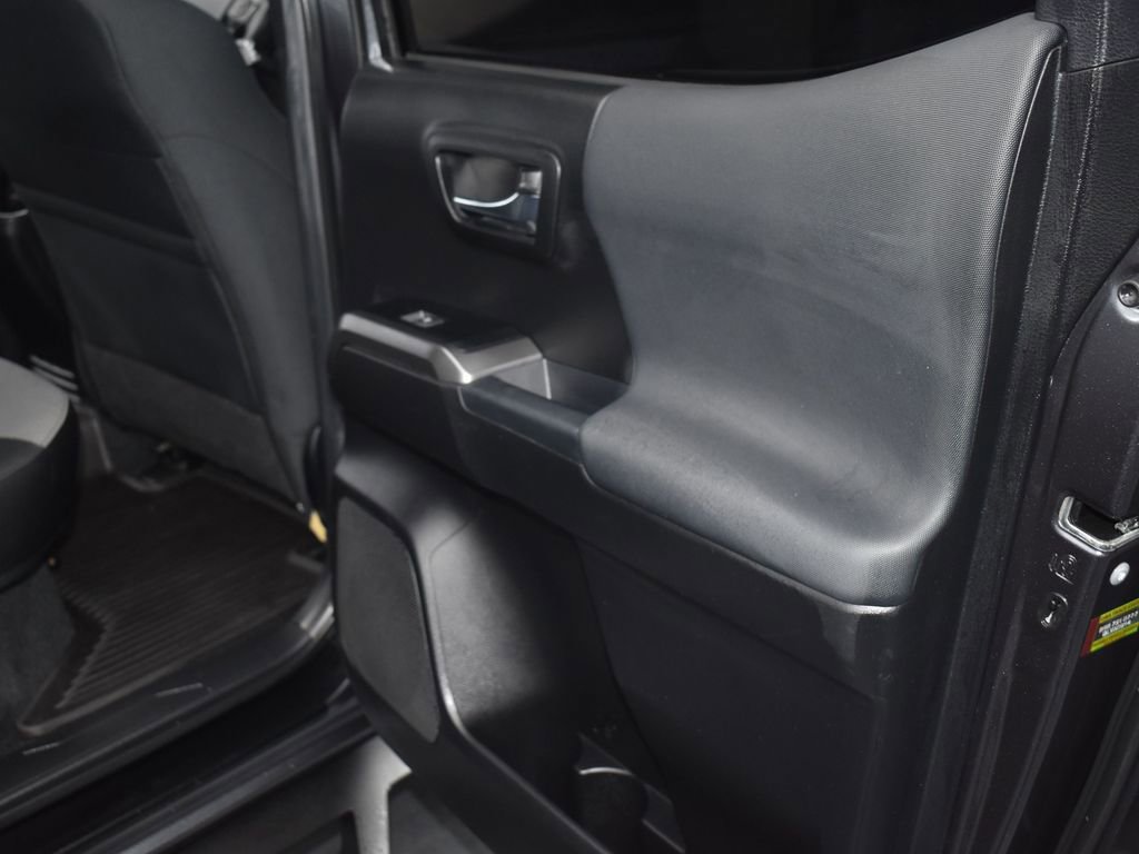 Used 2023 Toyota Tacoma TRD Off-Road image 15