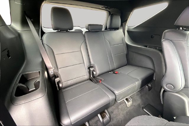 Used 2025 Chevrolet Traverse LT AWD/4WD image 30