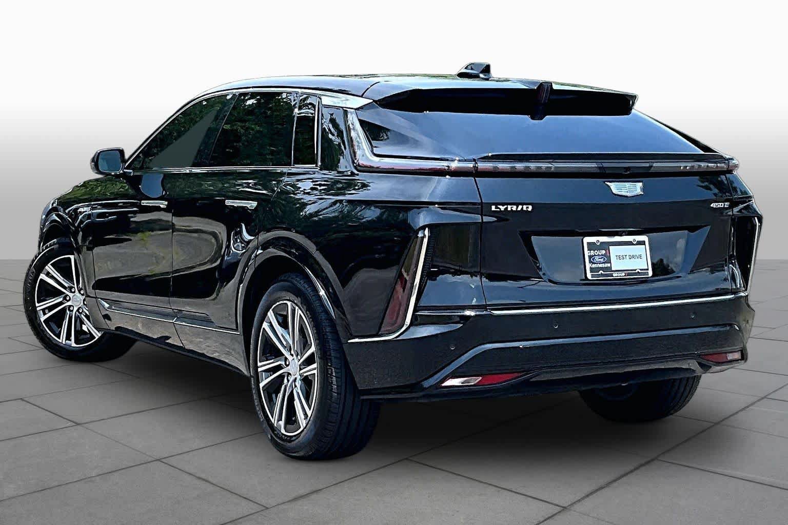 Used 2025 Cadillac Lyriq Luxury RWD image 12