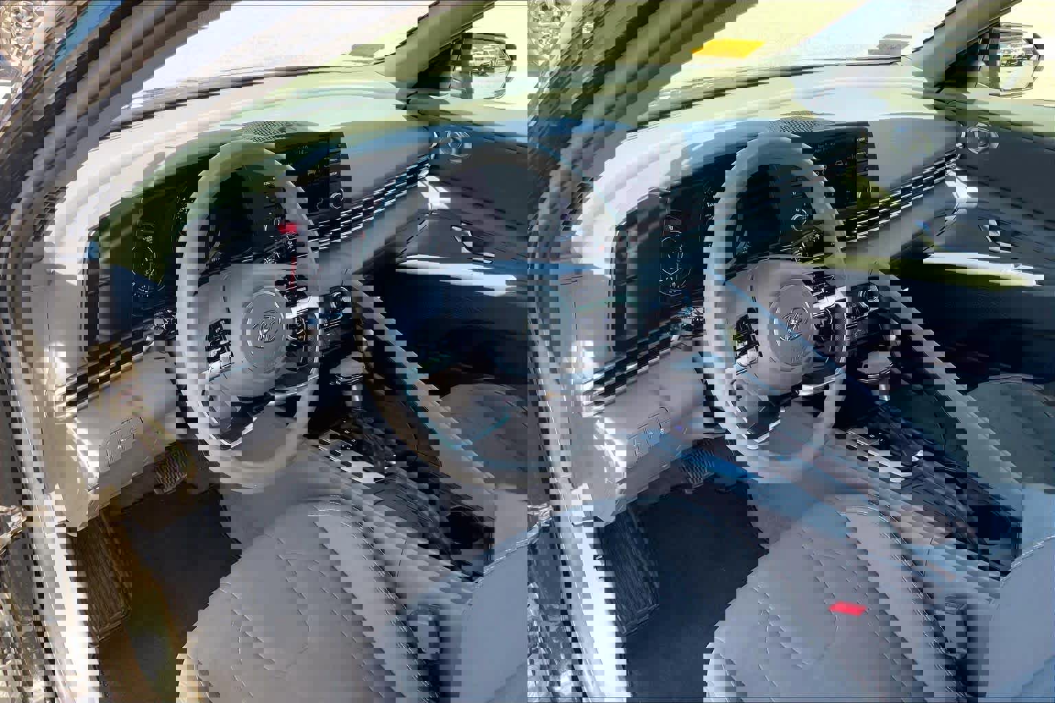 Used 2022 Hyundai Elantra SEL image 16