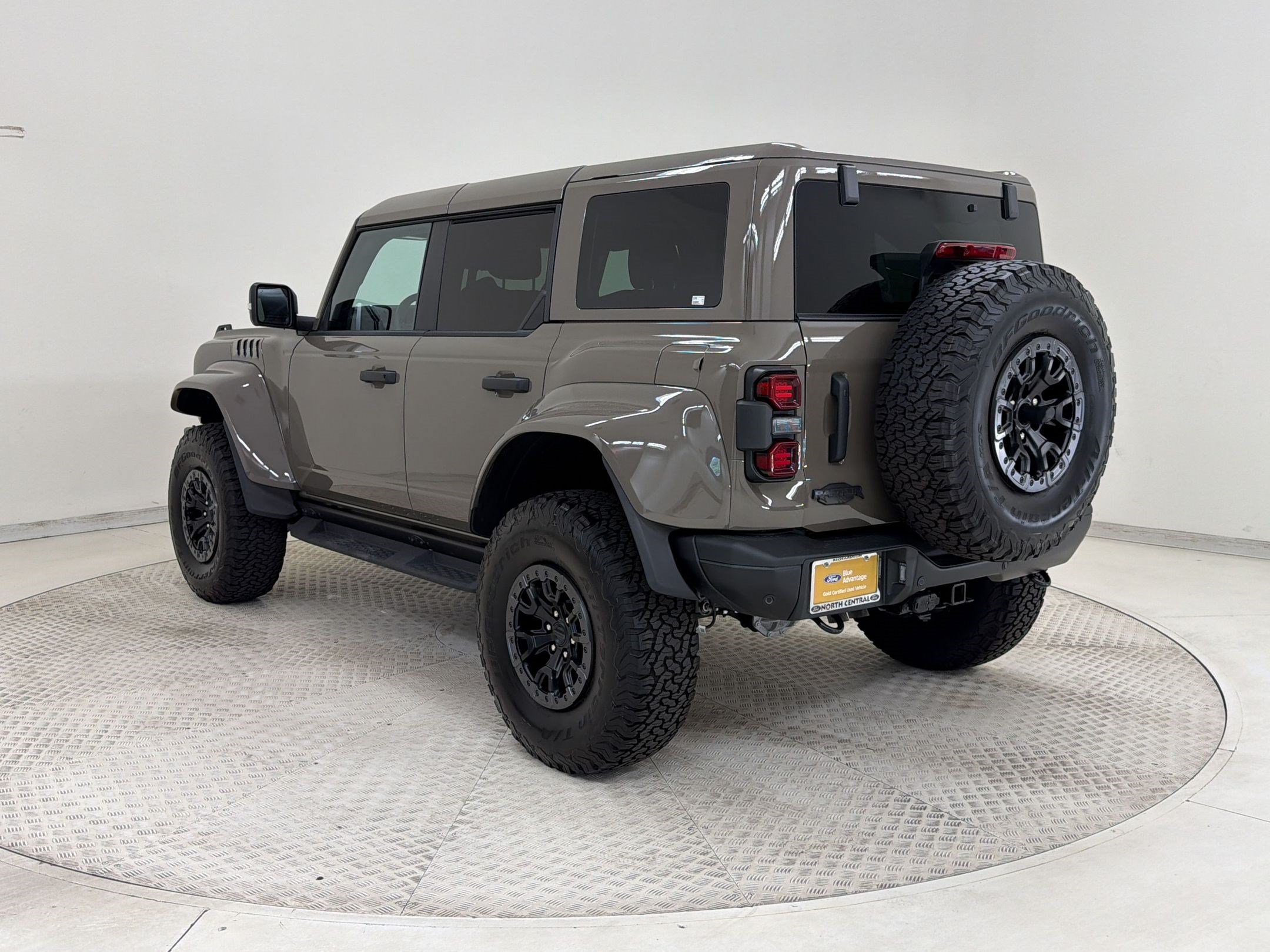 Certified 2025 Ford Bronco Raptor w/ Interior Carbon Fiber Pack AWD/4WD image 3