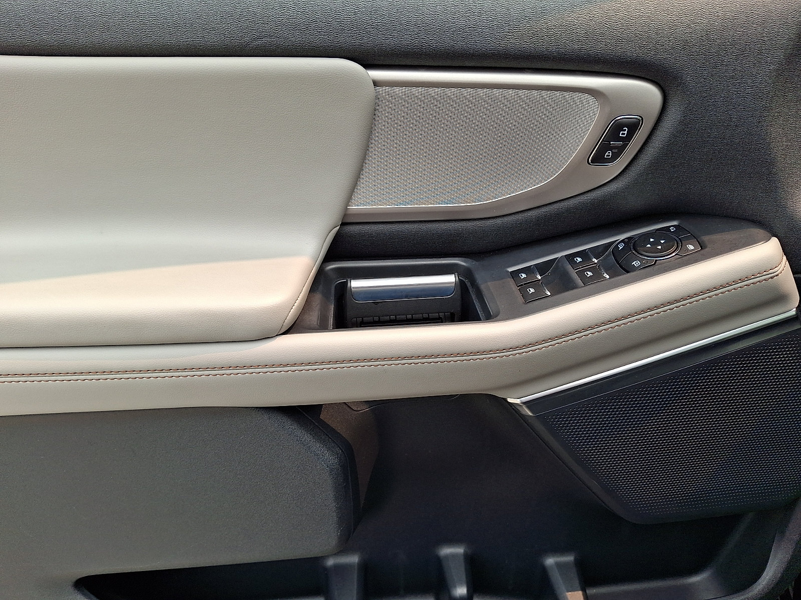 Certified 2025 Ford Expedition Max Active AWD/4WD image 16