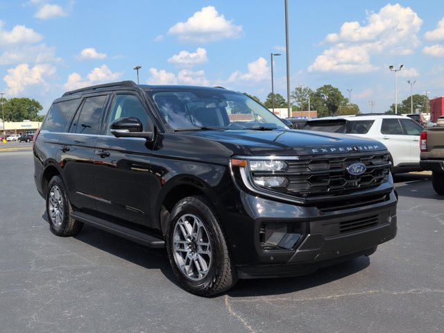 Certified 2025 Ford Expedition Active AWD/4WD image 2
