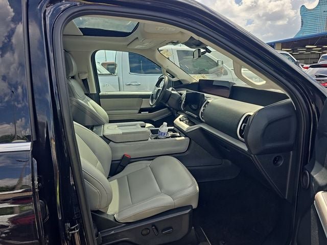 Certified 2025 Ford Expedition Active AWD/4WD image 9