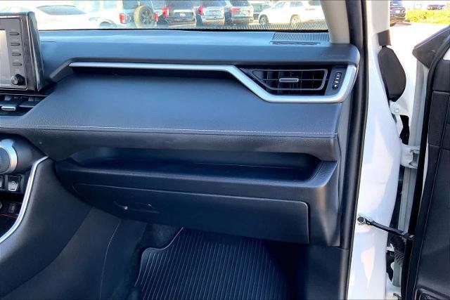 Used 2021 Toyota RAV4 XLE Premium image 18