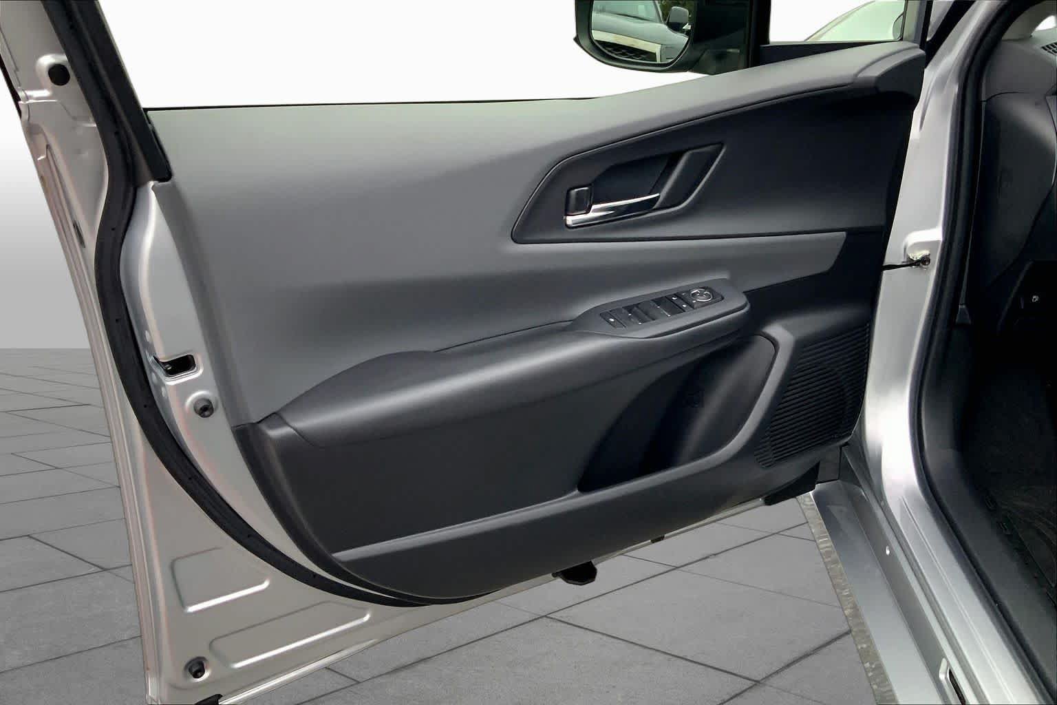 Used 2023 Toyota Prius XLE FWD image 20
