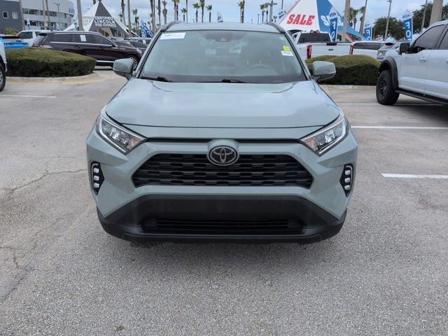 Used 2019 Toyota RAV4 XLE Premium w/ Cold Weather Package FWD image 9