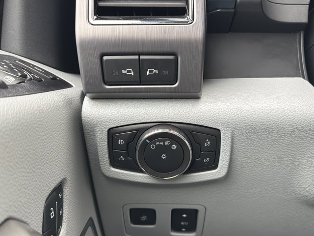 Certified 2022 Ford F250 Limited w/ FX4 Off-Road Package AWD/4WD image 24