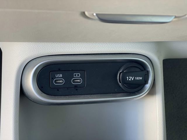 Used 2023 Genesis GV60 Performance image 17