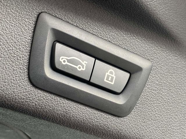 Used 2023 BMW X7 M60i w/ Executive Package image 15