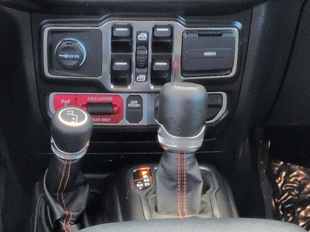 Used 2022 Jeep Gladiator Mojave w/ Trailer Tow Package AWD/4WD image 19