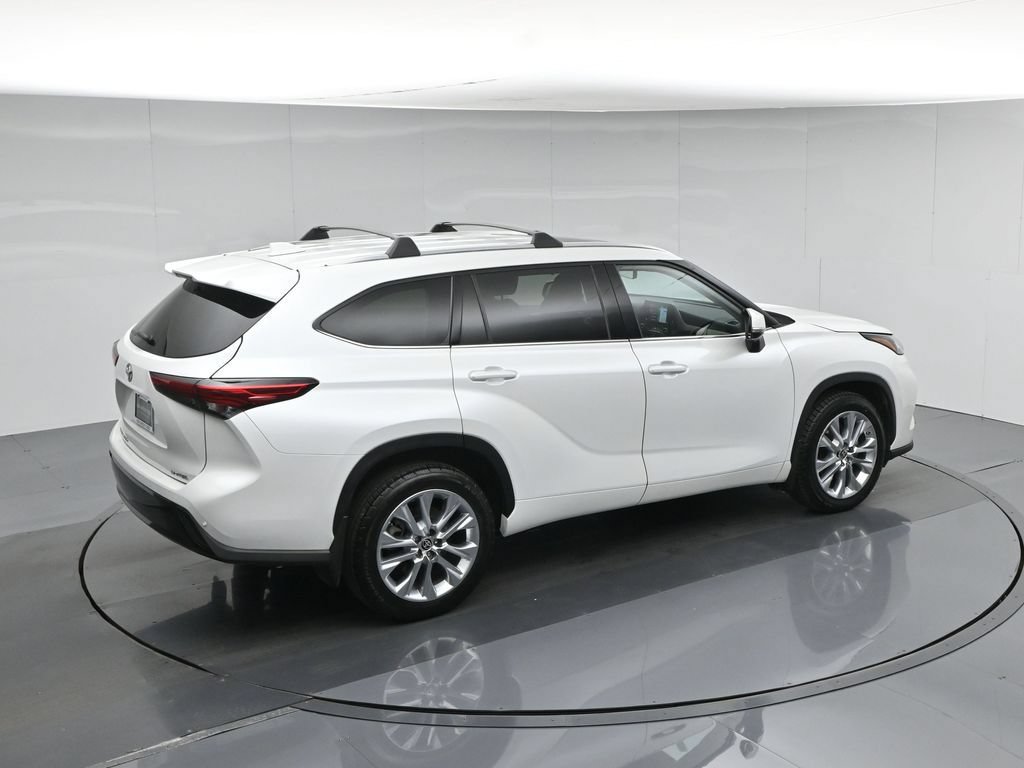 Used 2022 Toyota Highlander Limited FWD image 47