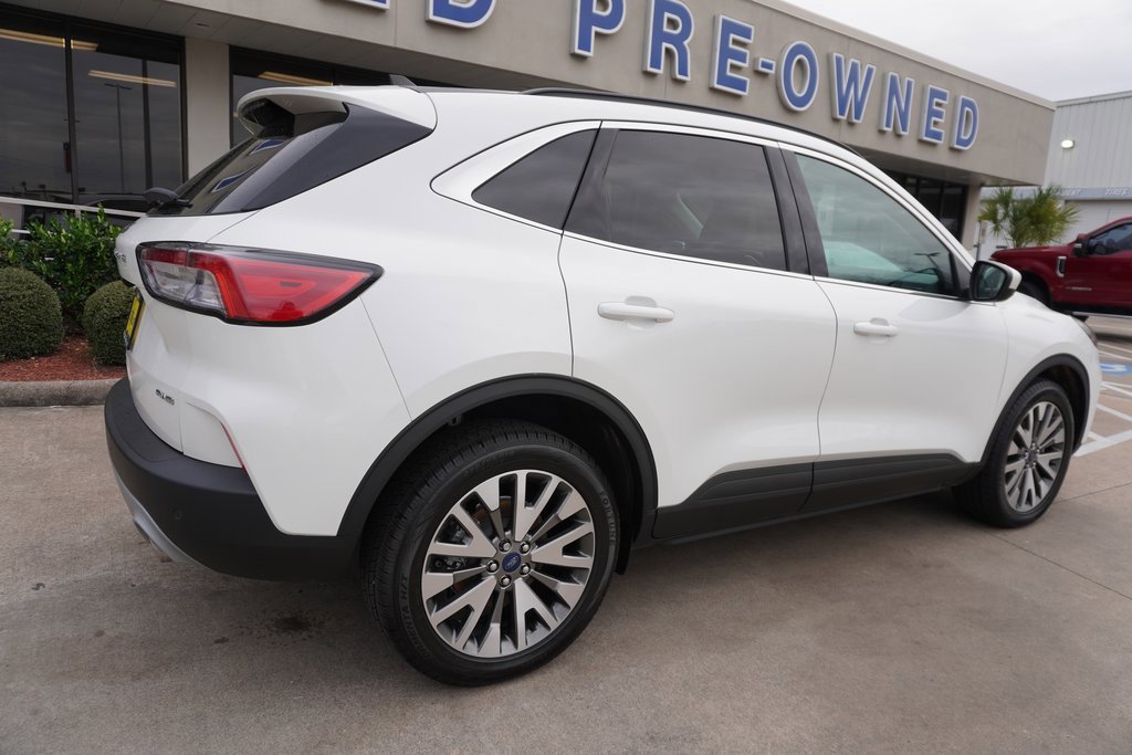 Certified 2022 Ford Escape Titanium image 4