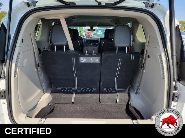 Used 2019 Chrysler Pacifica Touring-L image 13